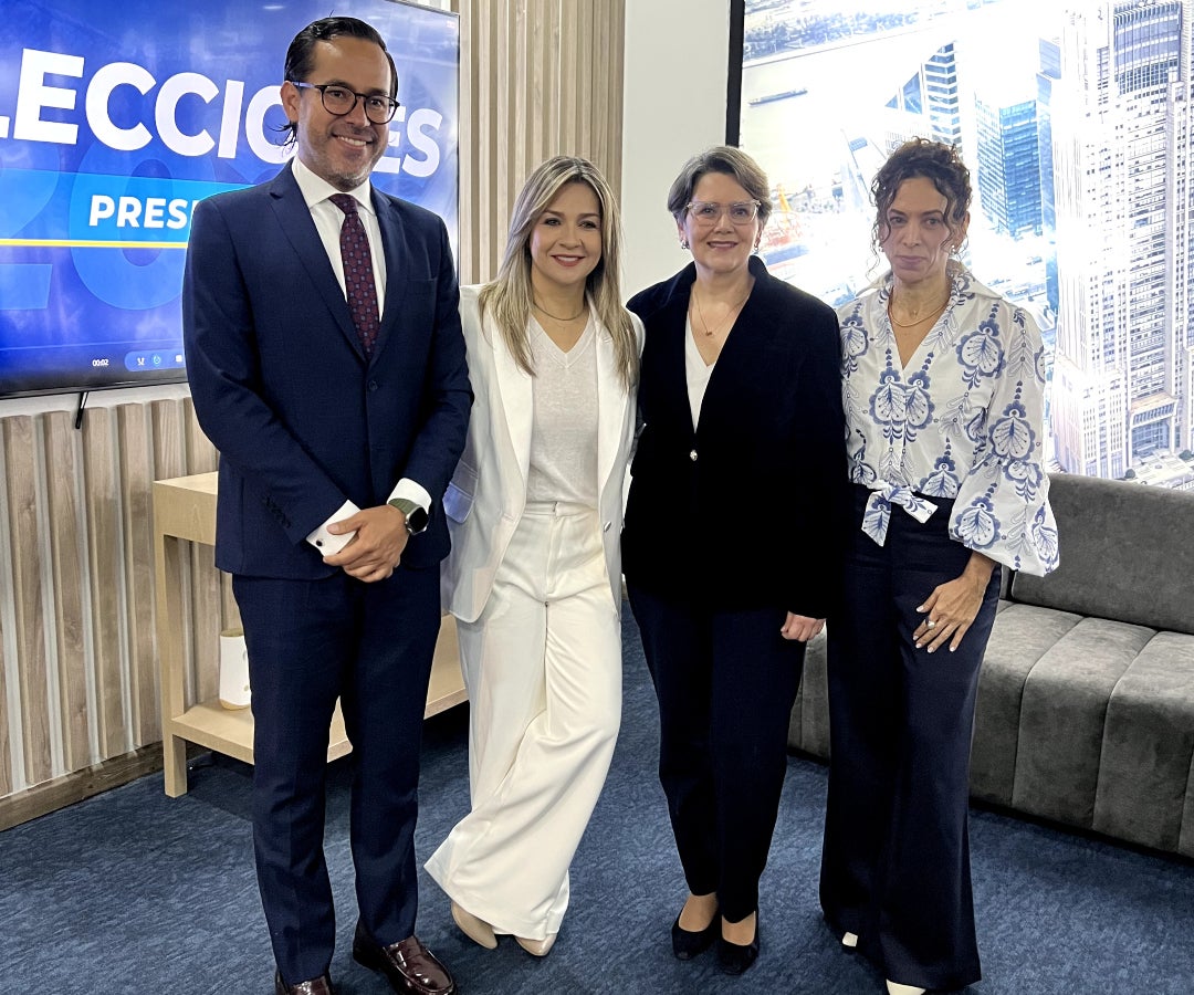 Lisandro Junco, exdirector de la Dian; Vicky Dávila, precandidata presidencial; Sandra Suárez, gerente de la campaña; y Ana Teresa Gómez