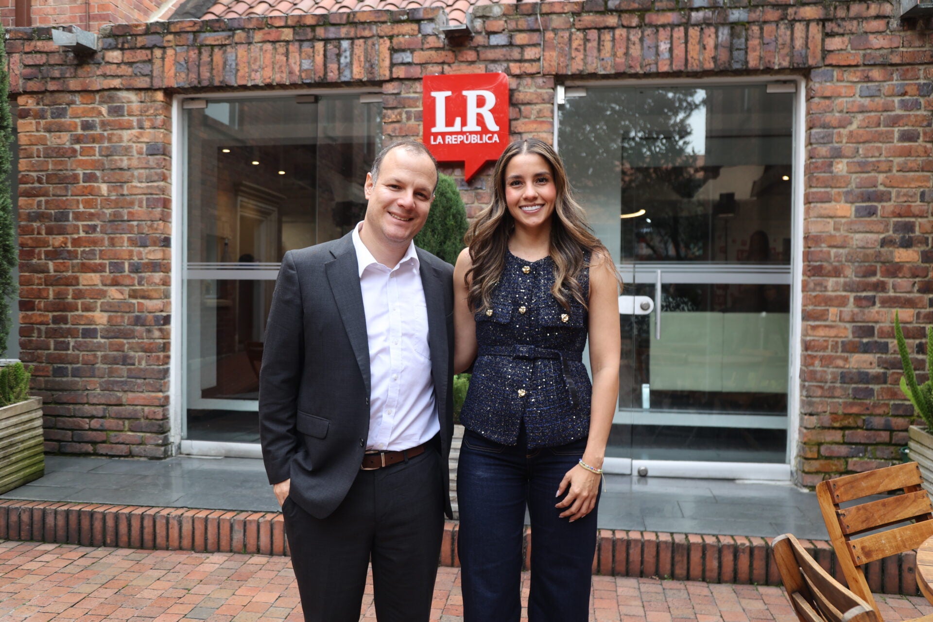 Daniel López Hincapié, profesor del Cesa; y Andrea Navarro, jefe de Cultura y Experiencia del Empleado de Ecopetrol.