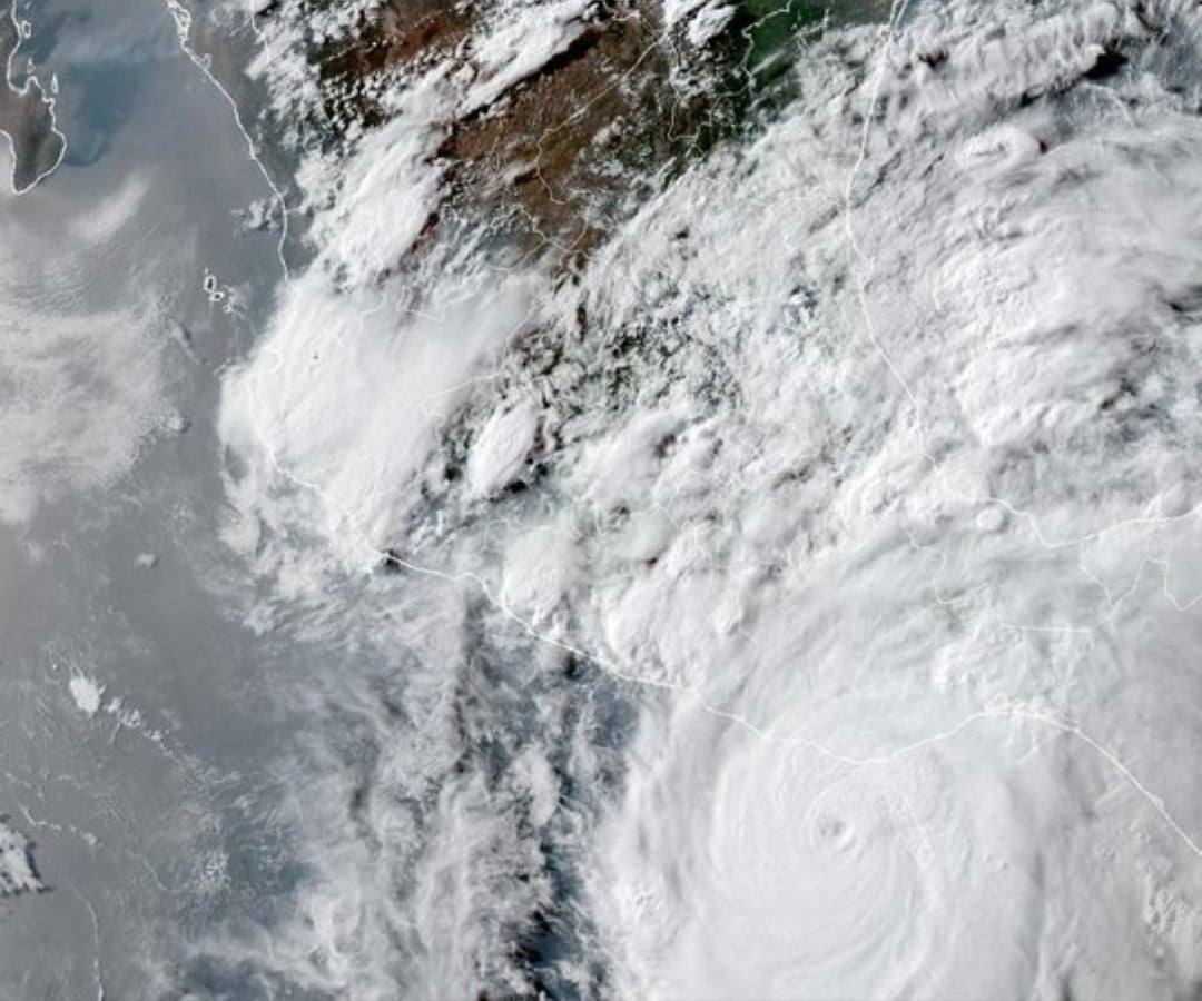 Huracán Erick ya alcanzó categoría 3
