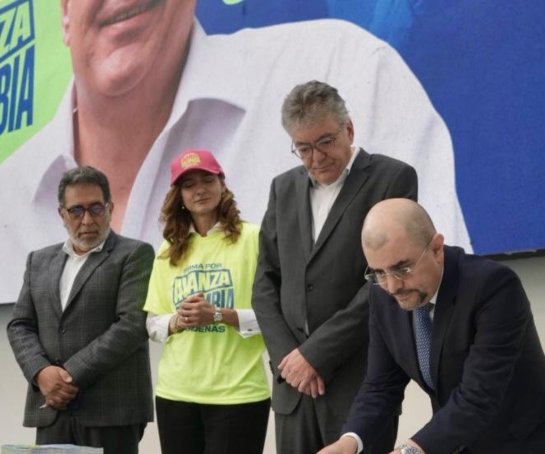 Mauricio Cárdenas, exministro de Hacienda, inscribió el movimiento Avanza Colombia en la Registraduría