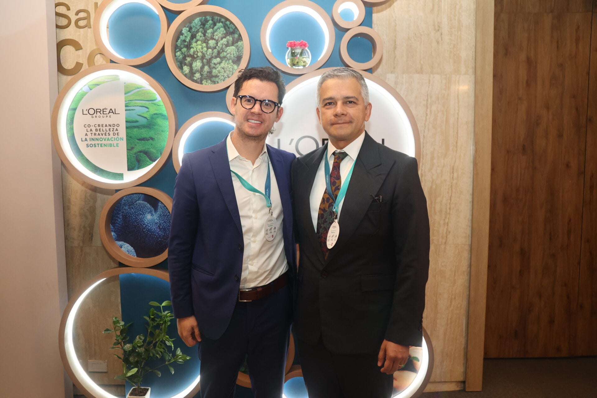 Andrés Ángel, director de mercadeo de L’Oréal consumo masivo; y Rodolfo Leiton, gerente de Coamesa.