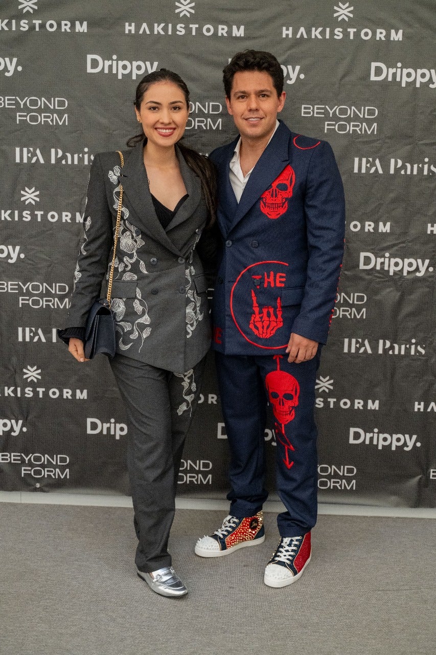 Valentina Rondón, periodista y presentadora del Noticiero de la Cámara; y David Santiago Rondón, creador de Hakistorm.