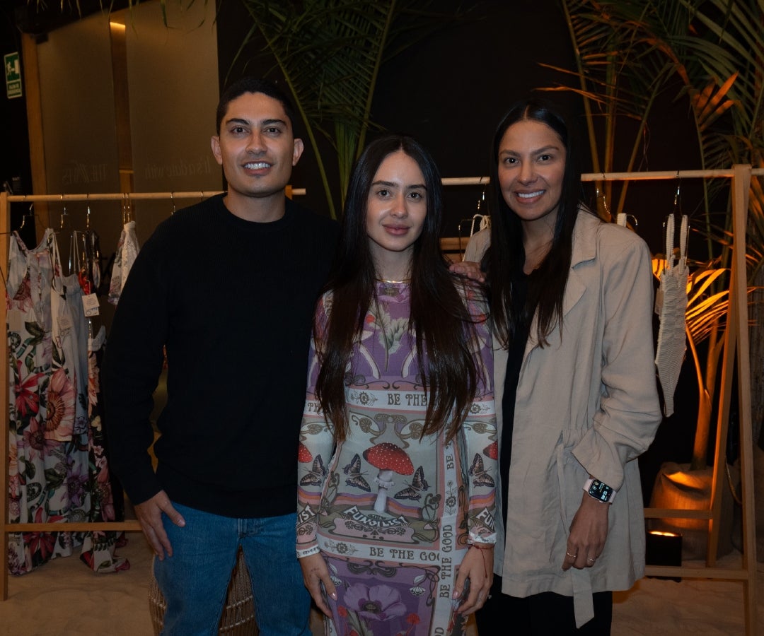 Juan Pablo Marín; Marcela Marín; y Carolina Mesa, socios fundadores de La Ola Azul.