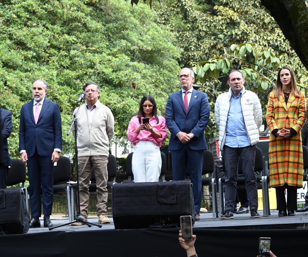 Gustavo Petro firmó la reforma laboral