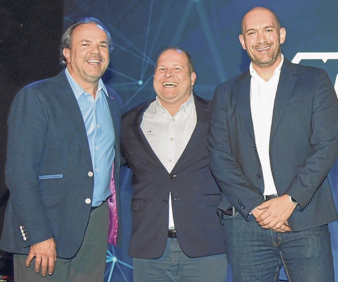 Santiago Holguín, gerente regional Bogotá TeamIT; Camilo Martínez, storage sales specialist HP; y Octavio Gómez, gerente de servicios TeamIT.