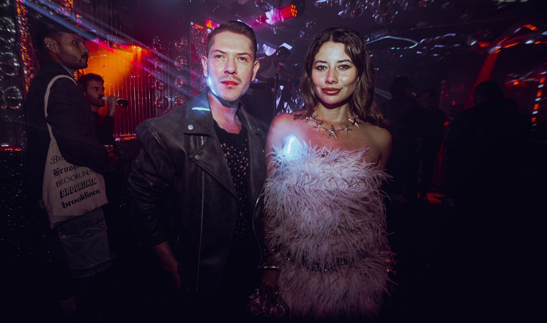 Óscar Reina, diseñador; y Alejandra Muñoz, Fashion Stylist y Creativa, entre los asistentes.