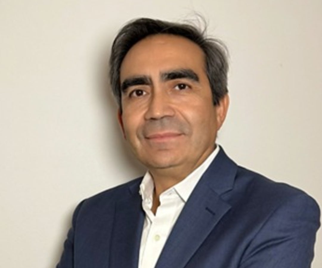 Carlos Espinoza, nuevo gerente general de operación Los Bronces