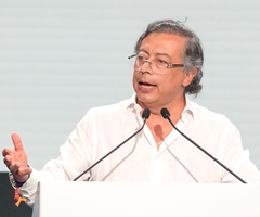 Gustavo Petro durante su intervención en Sevilla, España