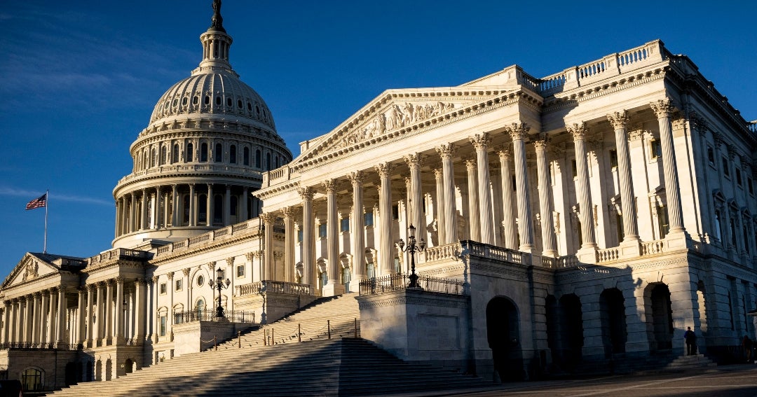 Cierre del Gobierno de EE.UU. iguala récord, mientras inacción del Congreso pasa factura