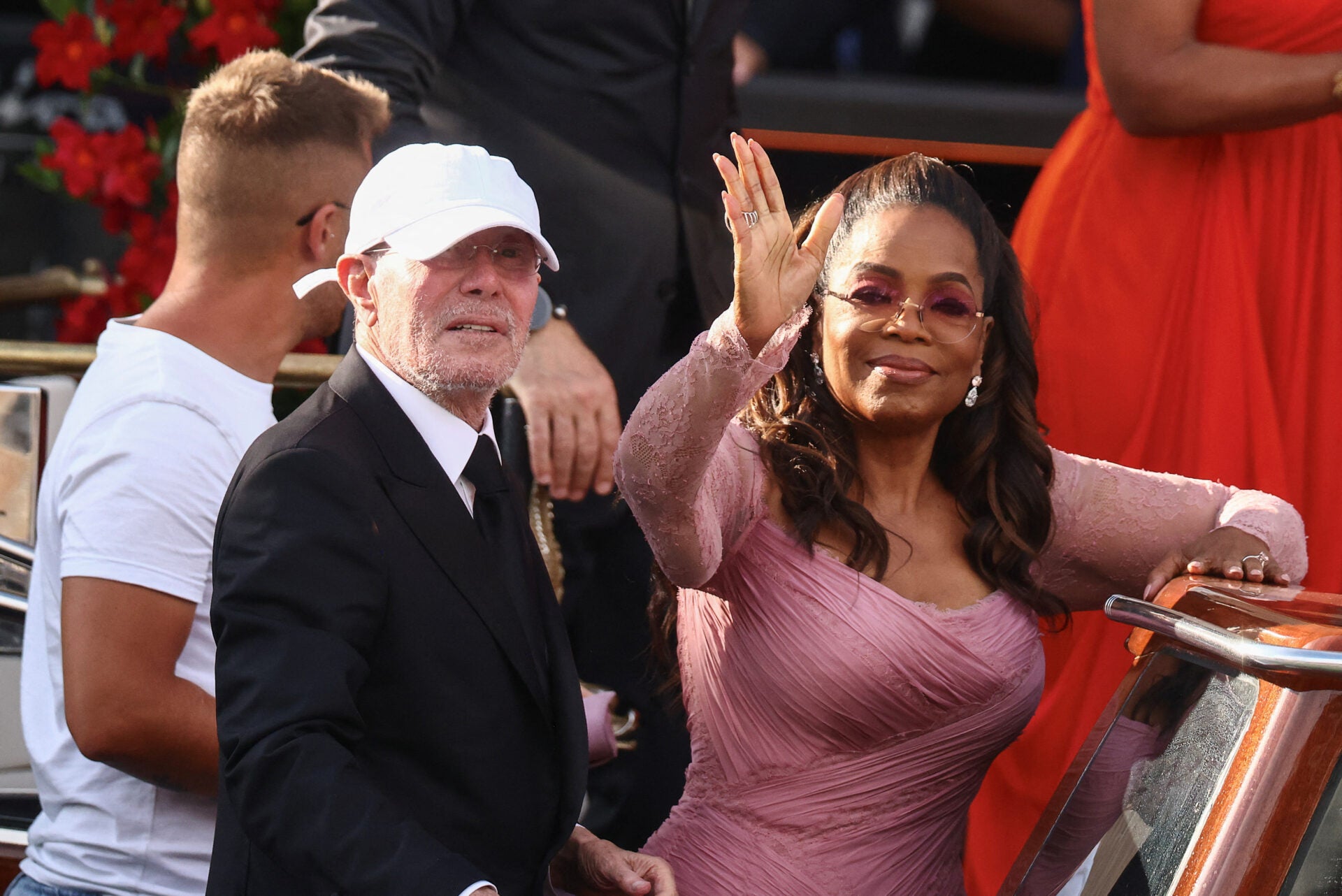 Oprah Winfrey, periodista y presentadora de televisión estadounidense, con otros invitados.
