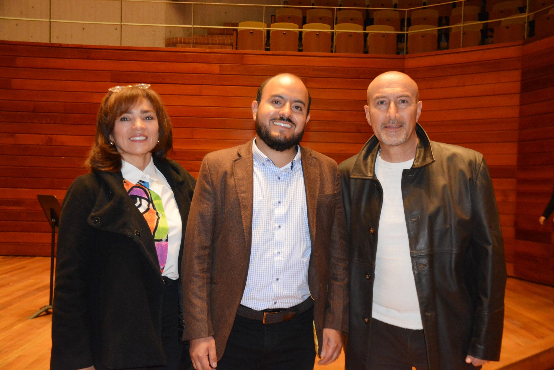 Elizabeth Tovar; Diego Bautista, director local del Instituto Confucio de la Tadeo; y Fernando Alonso Ojeda, profesor e investigador de la Universidad Piloto.