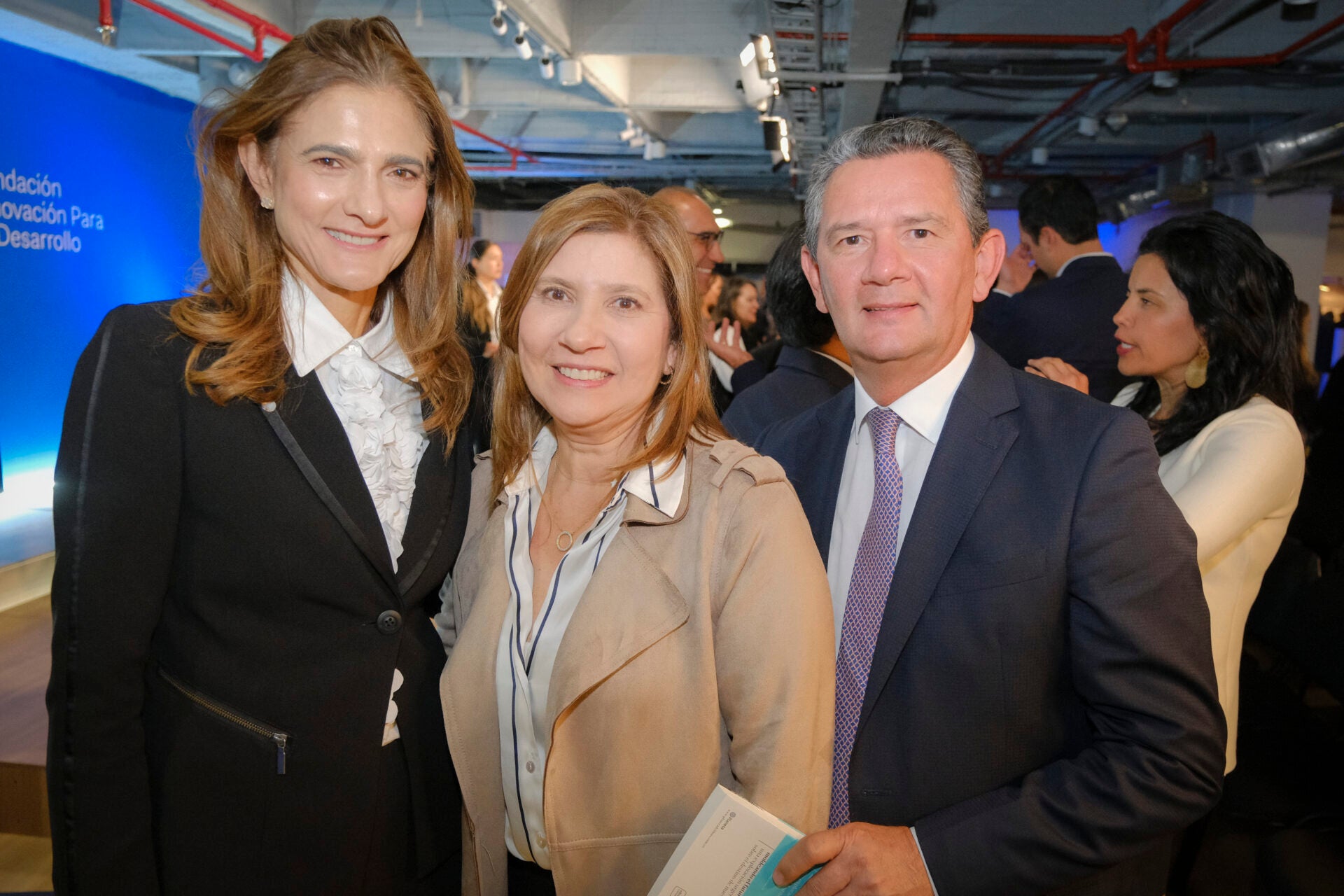 Ángela Orozco, exministra de Transporte; Patricia Fernández, vicepresidente de BPReclamos; y Hernán Moreno, gerente general de Austral Reaseguros.