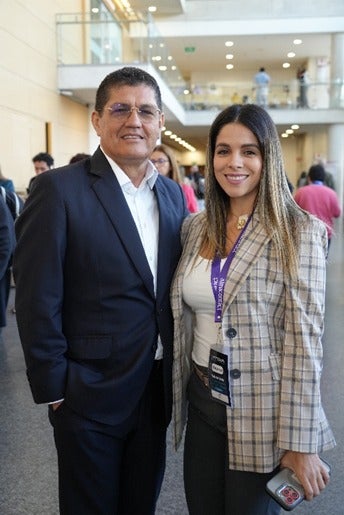 Alfredo Arana Velasco, presidente ejecutivo del grupo empresarial Coomeva; y Viviana Cocuy, directora corporativa de servicio y experiencia en grupo empresarial Coomeva.