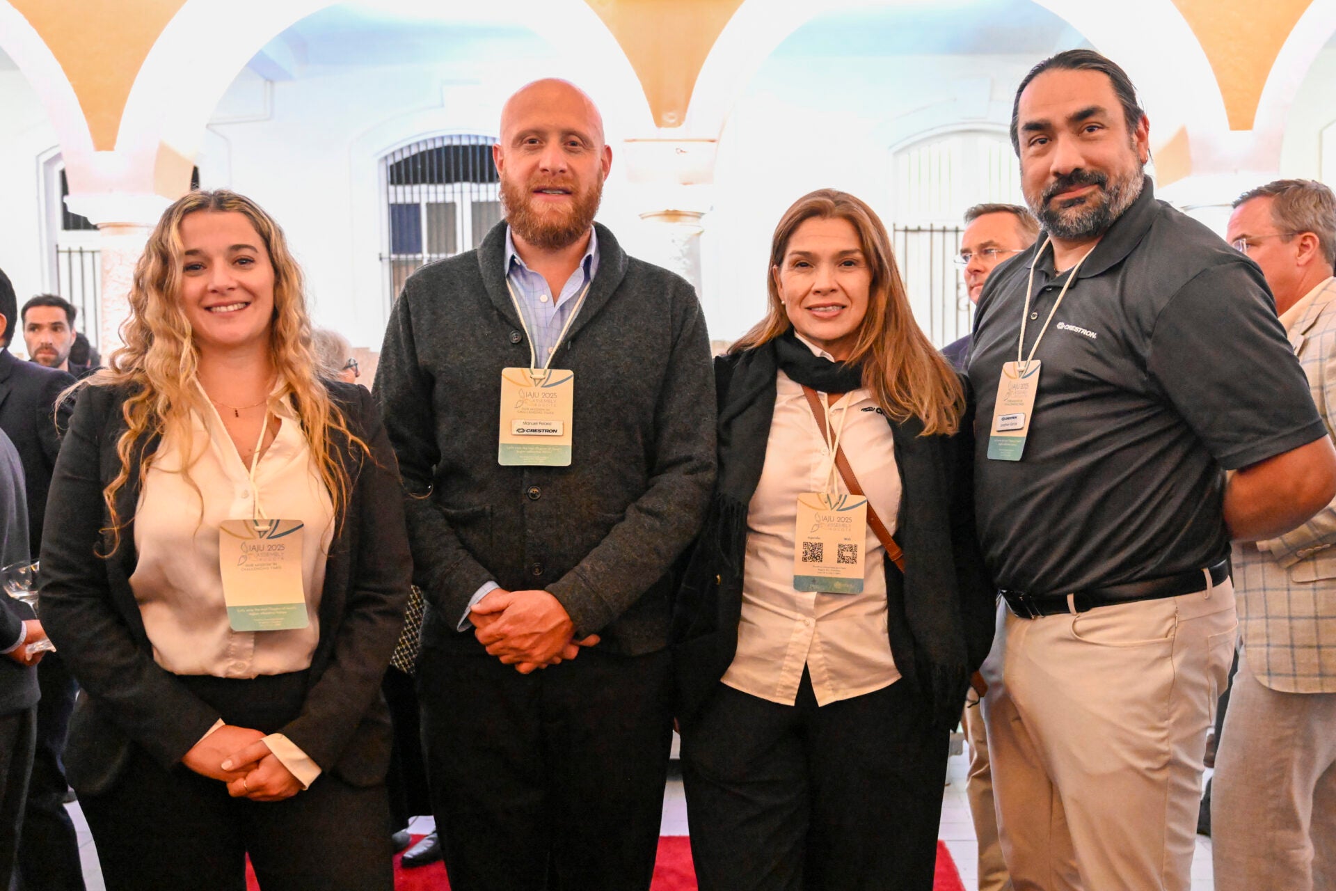 Patricia Ochoa, gerente regional; Manuel Peláez, director de desarrollo de negocios; Mariana Aguilar, directora Latam de Marketing; y Jonathan García, director técnico; de Crestron Electrónica.