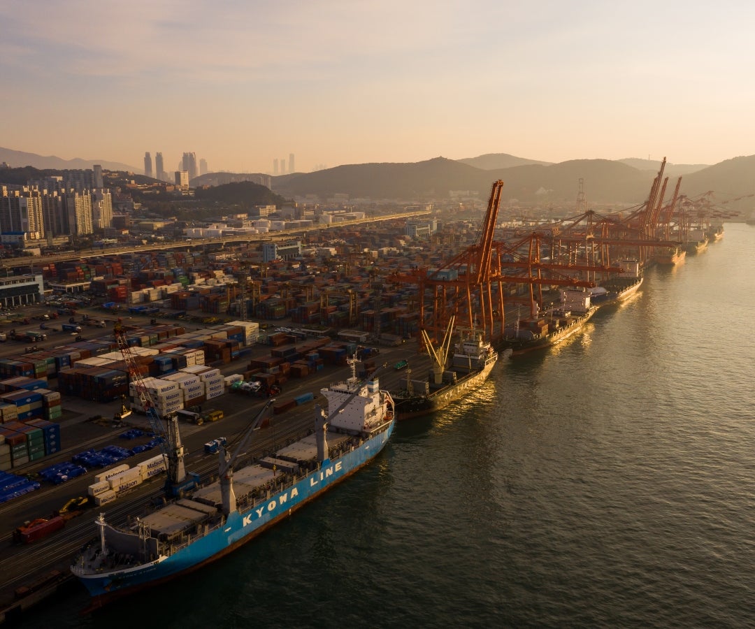 Corea del Sur promete corregir regulaciones tras nueva fecha límite de Donald Trump