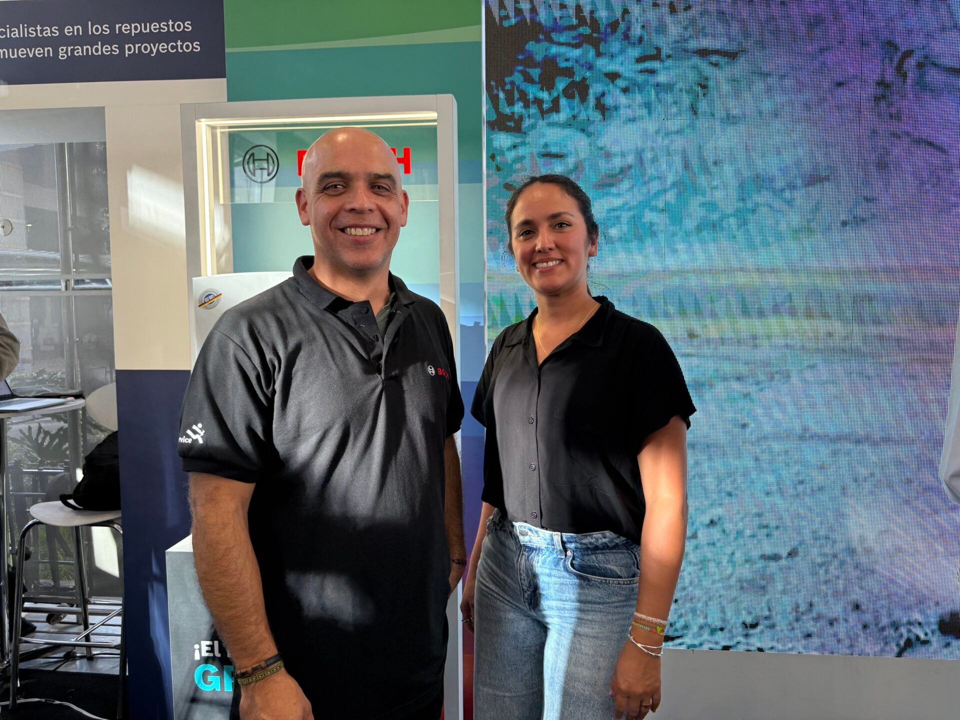 Andrés Vargas, gerente de Expertos S.A.S.; y Angélica Alfonzo, gerente comercial de Expertos S.A.S.