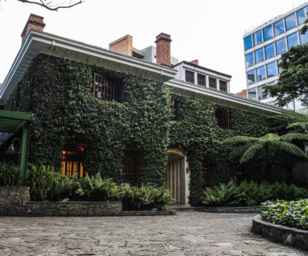 Arrogante, ícono de la atypical italian