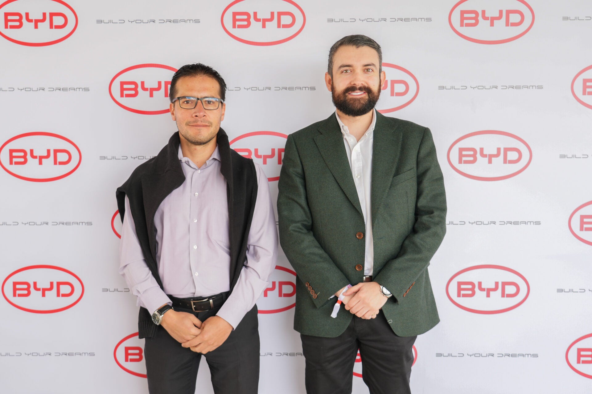 Francisco González, profesional especializado de BRT TransMilenio; y Jaime Monroy, director de BRT TransMilenio.