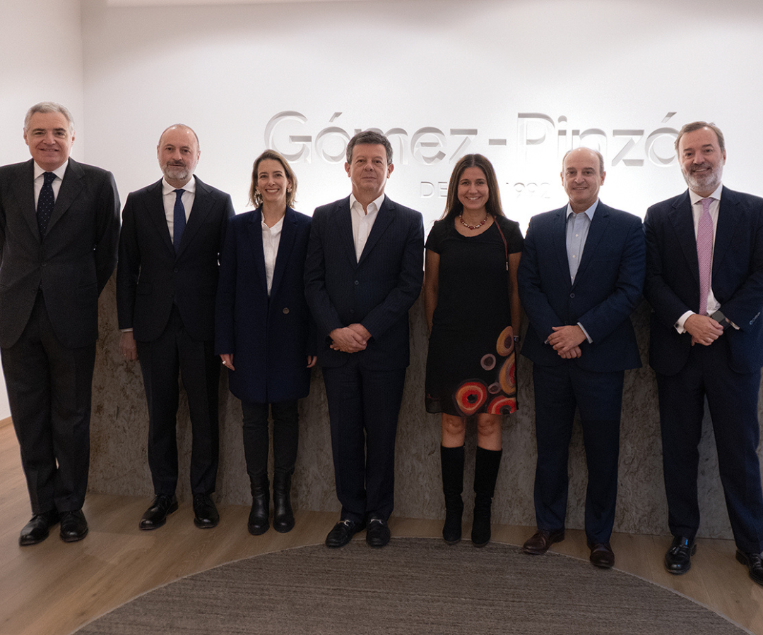 Pérez-Llorca y Gómez-Pinzón Pérez-Llorca y Gómez-Pinzón