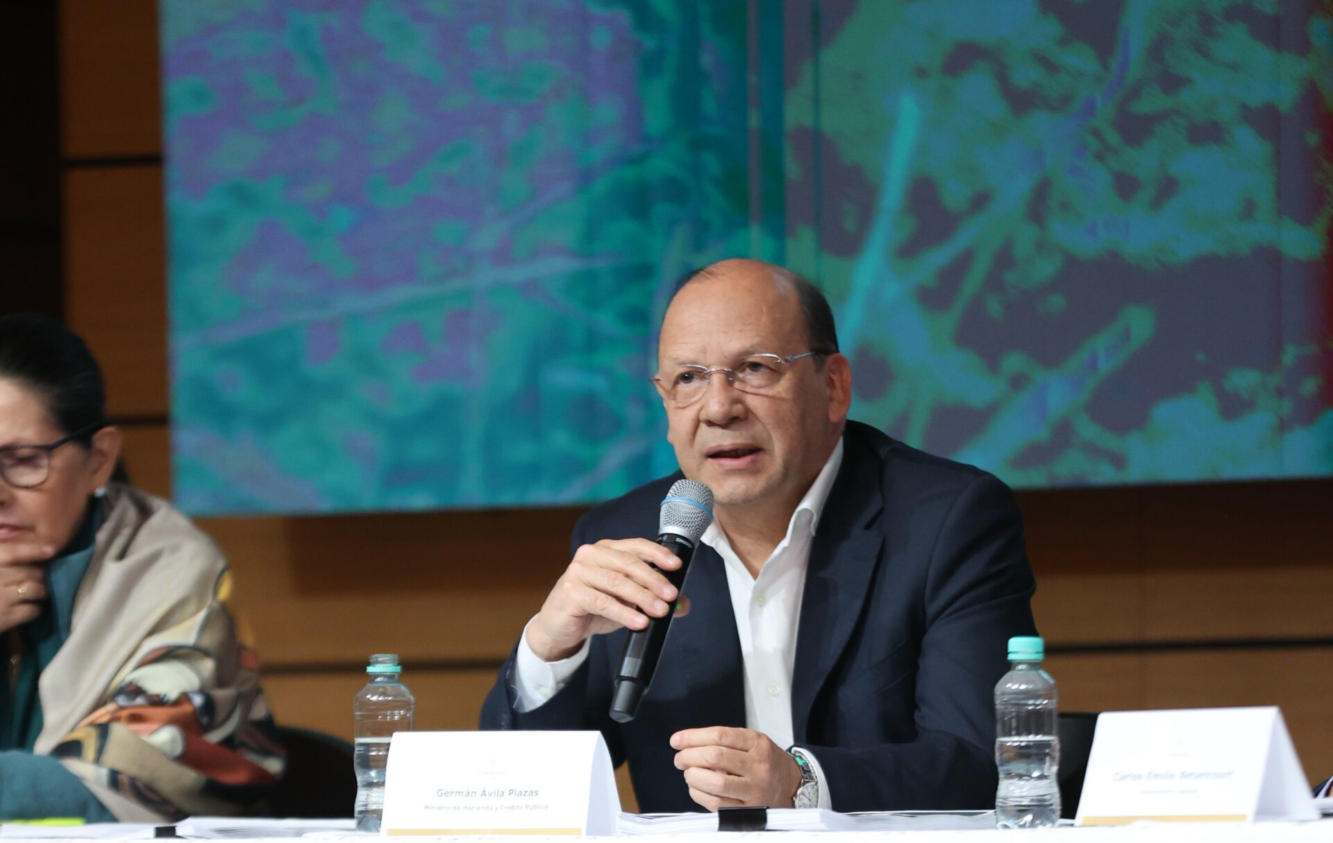 "Al Congreso de la República, en consecuencia, habría que preguntarle al Congreso qué alternativas le ofrece al país para manejar esta coyuntura fiscal", expresó el funcionario/Alejandro Lugo-LR