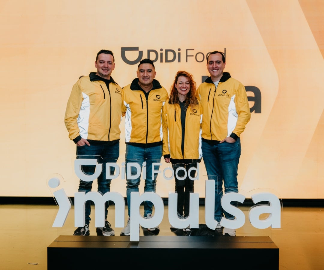 Wilmer Bermúdez, desarrollador de negocios en DiDi Food; Anyelo Sierra, desarrollador de negocios en DiDi Food; Sandra Casas, business development hunter en DiDi Food; y Julián Serrano, gerente de adquisición nacional de pequeños y medianos restaurantes en DiDi Food.