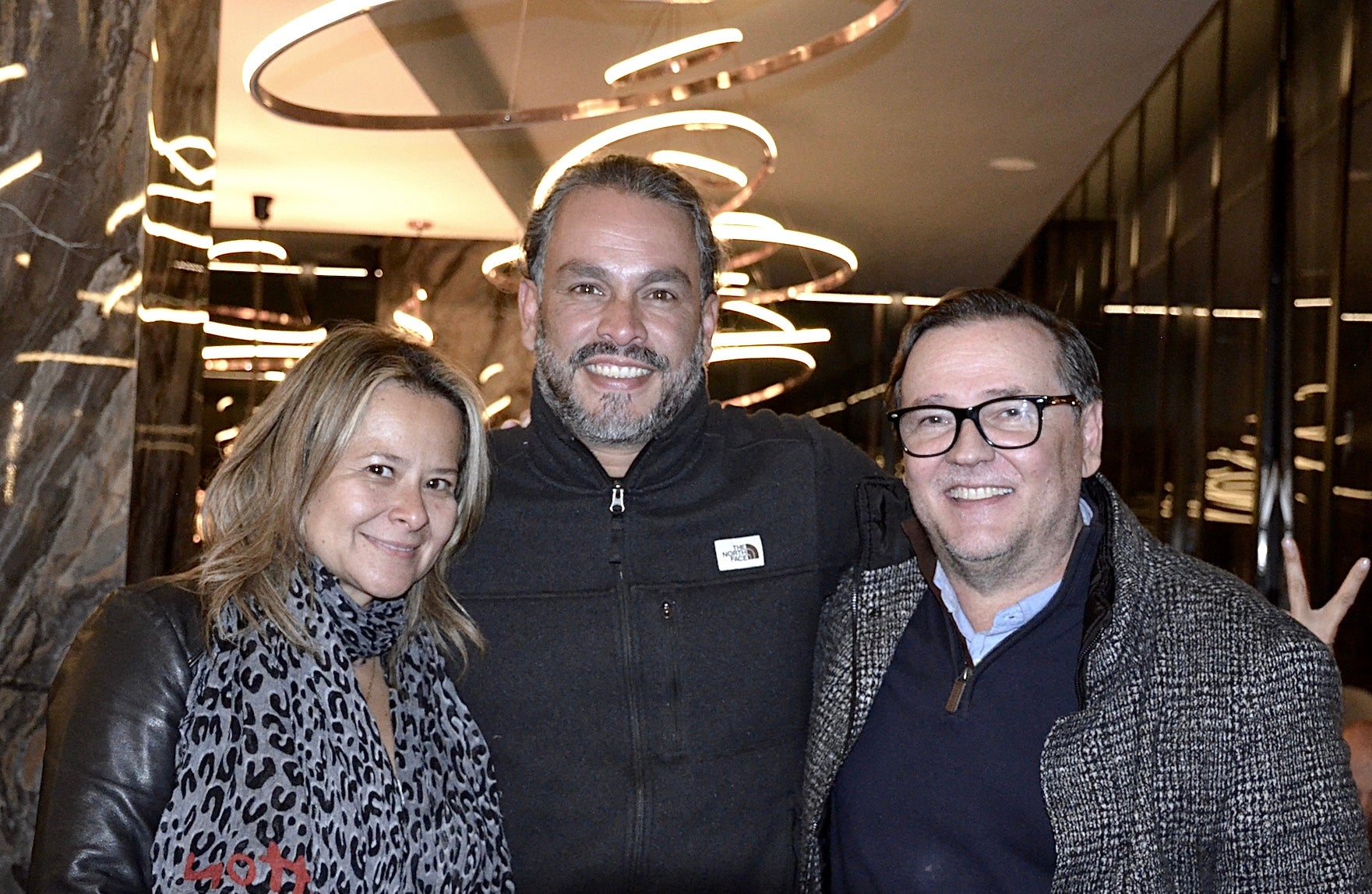 Claudia Osma, politóloga y empresaria; Óscar González, chef del restaurante Anomalía; y Carlos Vives Pacheco, asesor del viceministerio de Comercio, Industria y Turismo.