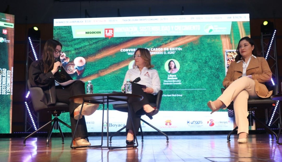 María Alejandra Botero Galviz, líder de impacto en The Next Shot Group; Claudia Rodríguez, coordinadora de equidad de la Federación Nacional de Cafeteros y Liliana Jiménez, directora de la Fundación Amarella María Alejandra Botero Galviz, líder de impacto en The Next Shot Group; Claudia Rodríguez, coordinadora de equidad de la Federación Nacional de Cafeteros y Liliana Jiménez, directora de la Fundación Amarella