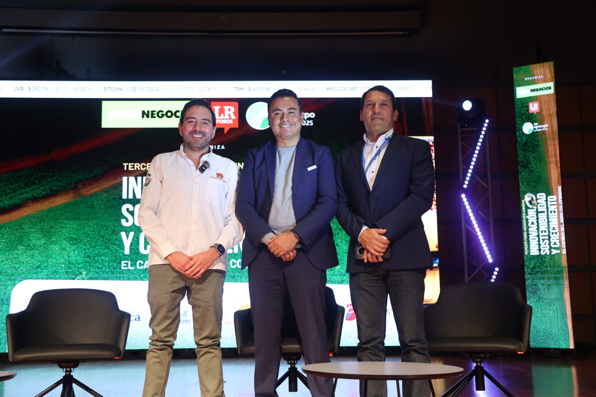 Rodrigo Martínez, director de investigación de Agrosavia; Nelson Barrera, gerente de automatización de Siemens; y Luis Arboleda de Davivienda.