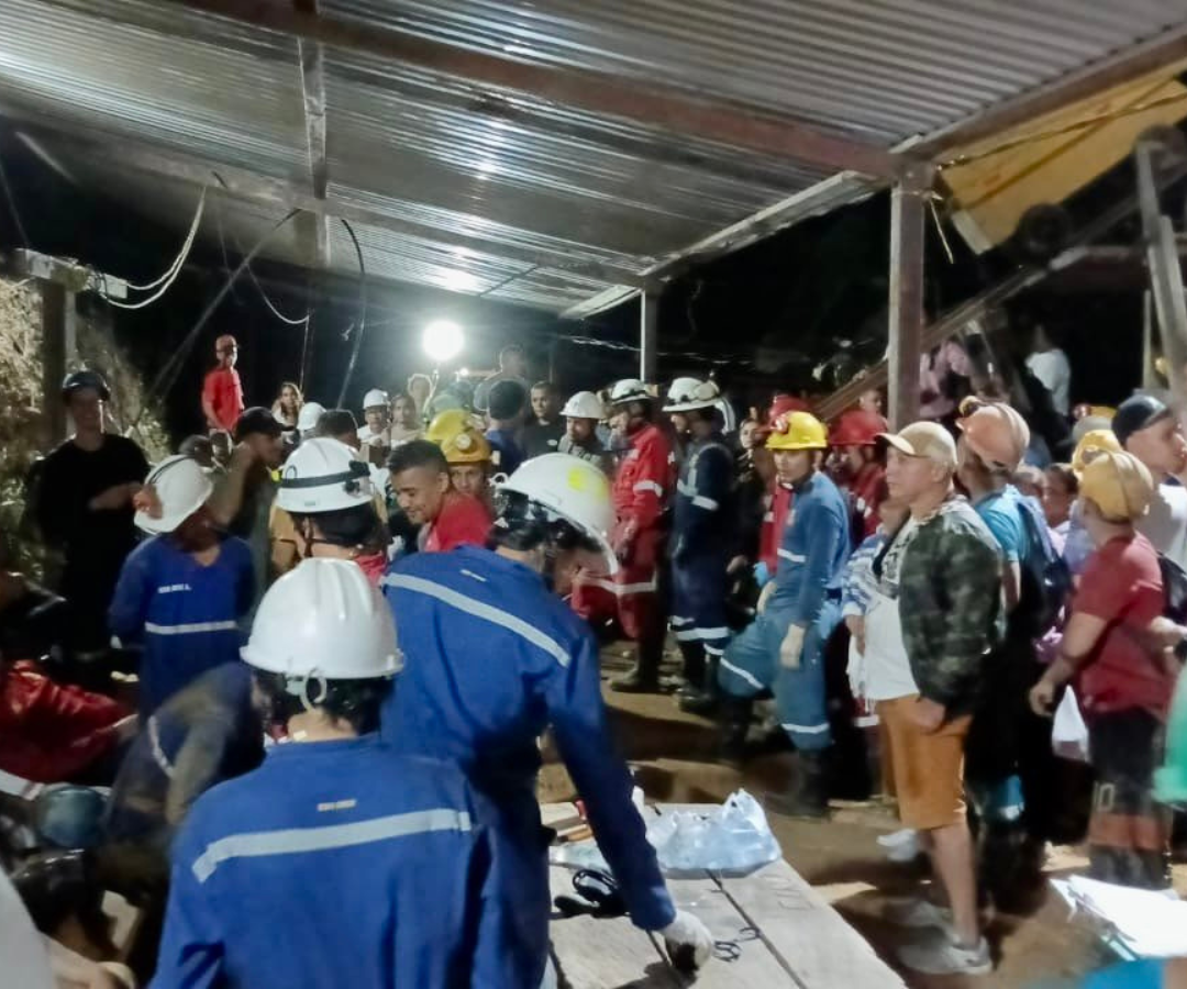 Rescate de los 18 mineros atrapados en mina de oro en Antioquia Rescate de los 18 mineros atrapados en mina de oro en Antioquia