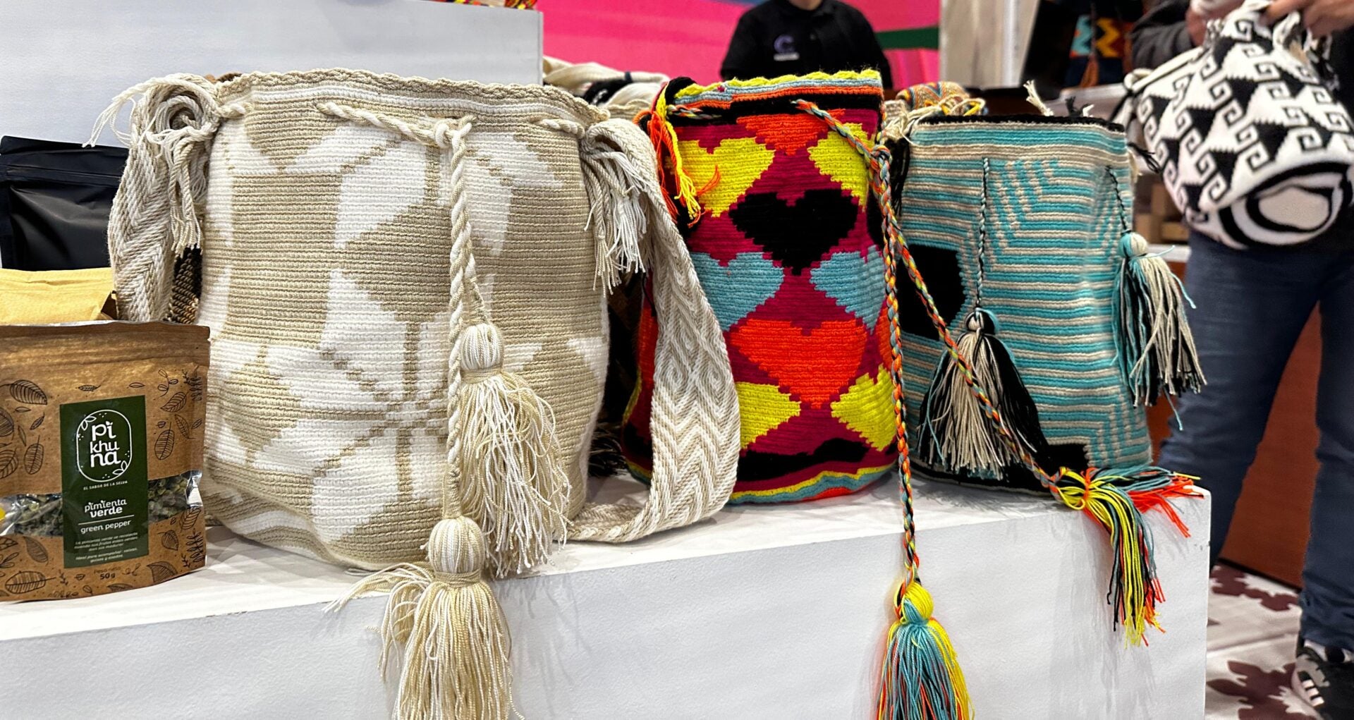 Mochilas Wayú de Guillermo Espinallu