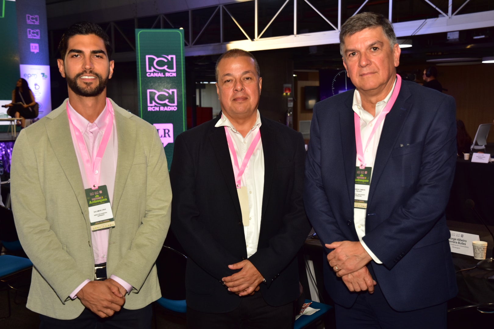 Salomón Cruz, Dir. de Sapiencia; Juan Vásquez, de la UPB y Mauricio Tamayo, presidente de la Fundación San Vicente.