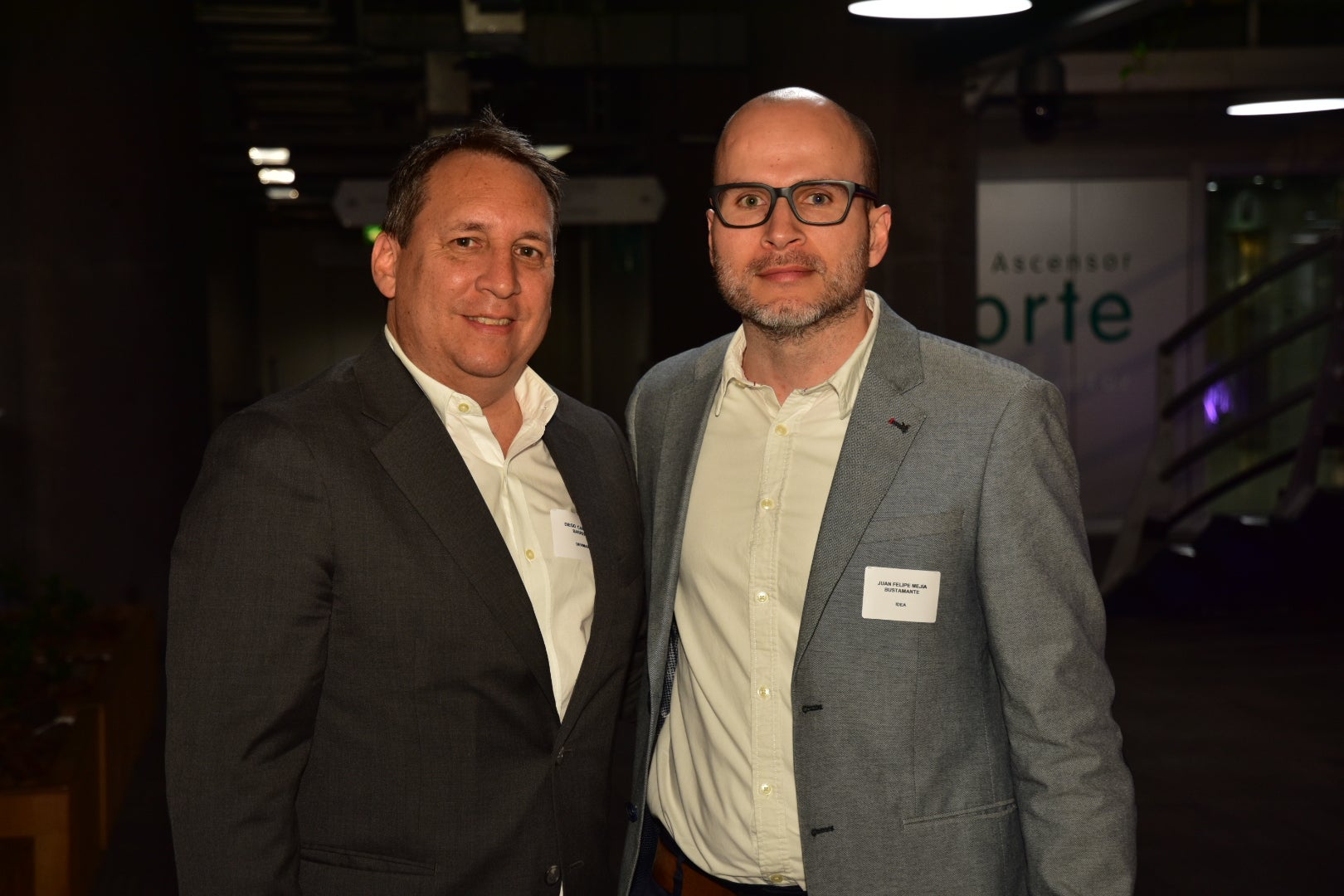 Juan Felipe Mejía, gerente del IDEA y Diego Carvajal Barrera, gerente de Devimar.