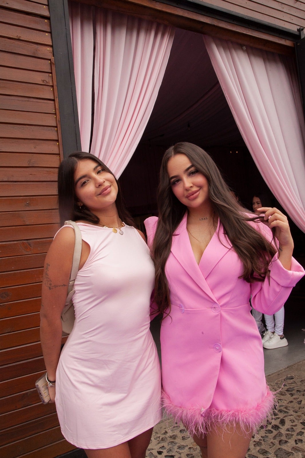 Alexandra Villanueva, influencer; y Samanta Duque, DJ e influencer.