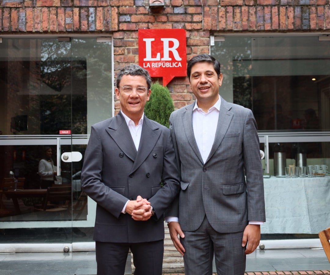 Billy Escobar Pérez, superintendente de Sociedades; y Rodrigo Riaño, director del Centro de Estudios Societarios de la Superintendencia.