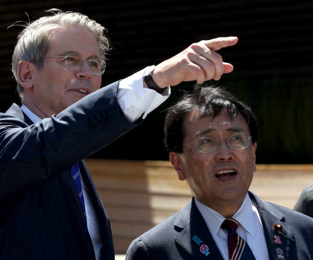 Scott Bessent y el principal negociador arancelario de Japón, Ryosei Akazawa