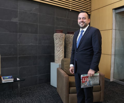 Ministro Edwin Palma en reunión energética