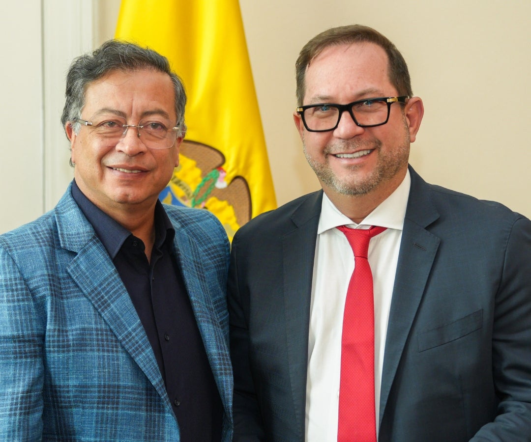 Gustavo Petro, presidente de la República junto con Lidio García, presidente del Senado.