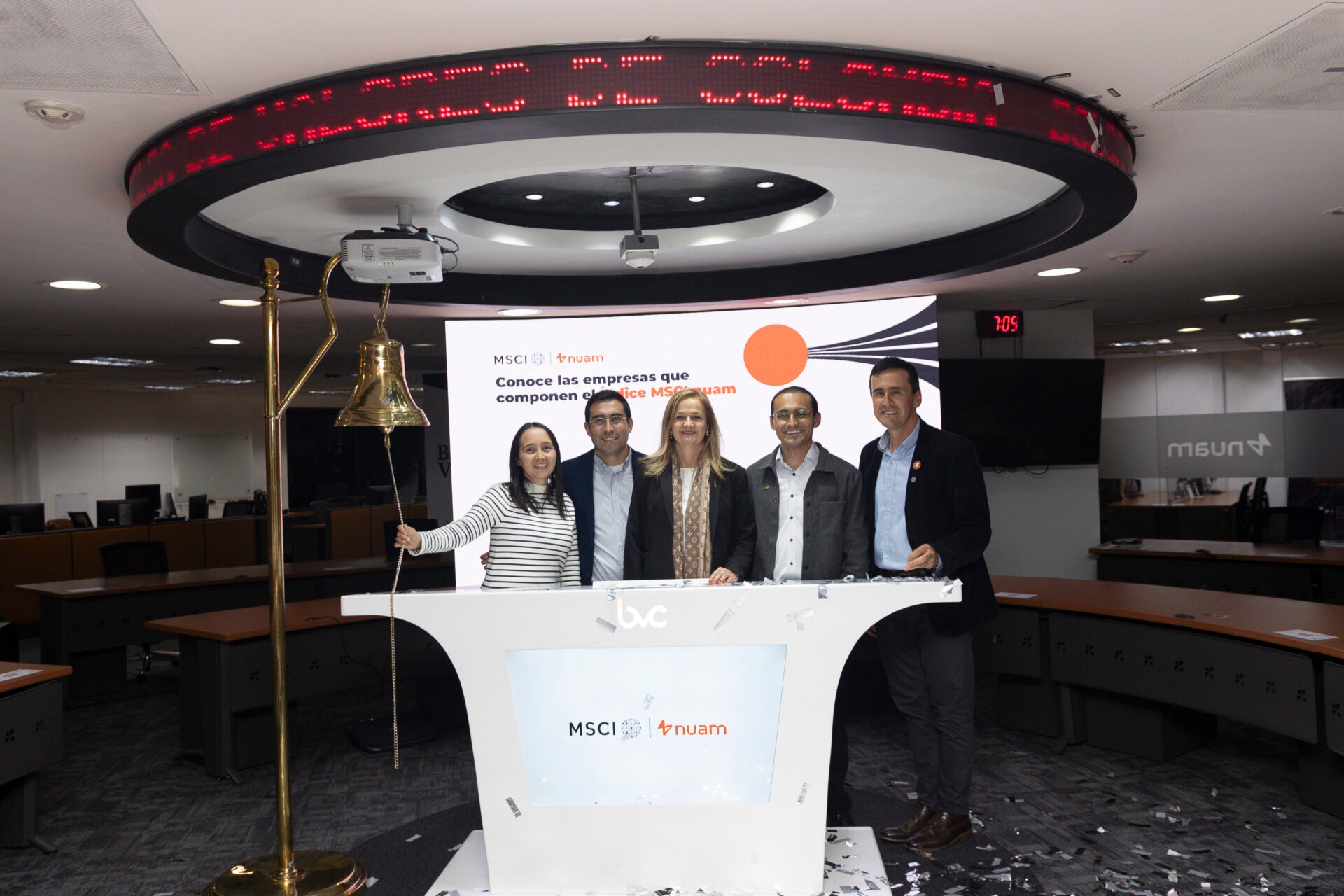 Paula Novoa, profesional de IR de Ecopetrol; Iván López, profesional de IR de Ecopetrol; María Fernanda Moreno, jefe de IR de Ecopetrol; Óscar Aldana, profesional de IR de Ecopetrol; y Nicolás Mayorga, gerente senior de emisiones y operaciones especiales de Nuam.