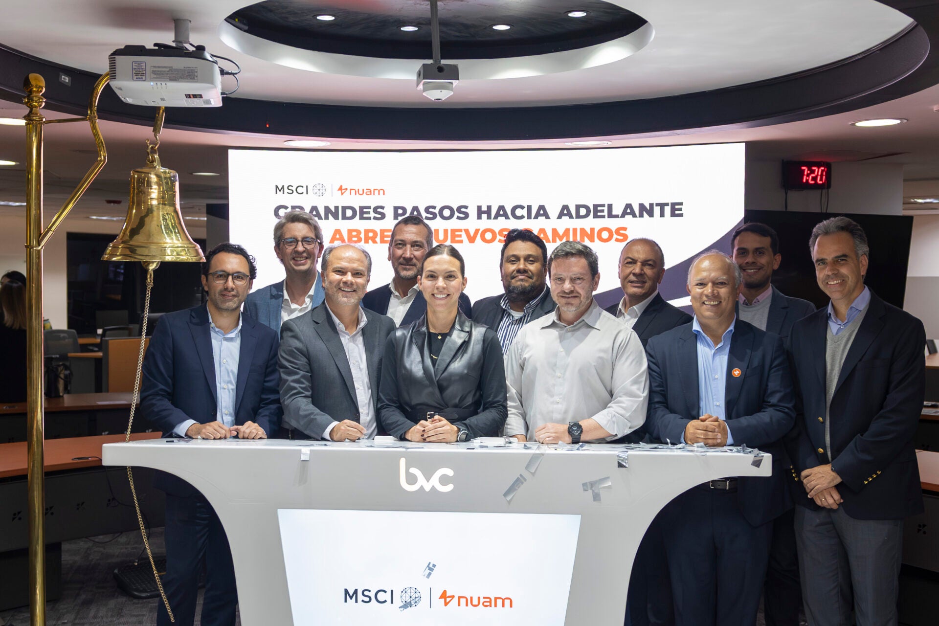 Carlos Franco, Dir. de estrategia de progresión SCB; Luis Felipe Aparicio, Gte. comercial de Accion es & Valores; Hugo Abreo, presidente de Bbva Valores; Felipe Urrutia, Gte. senior de clientes, corredores y fondos de Nuam; Juliana Gómez, Gte. de posición propia de Valores Bancolombia; Ricard o Acosta, VP de mercado de capitales de Credicorp Capital; Sergio Naranjo, Gte. de renta variable de Daviviend a Corredores; Mauricio Hincapié, Gte. de Vinci Compass; Jorge Abreo, Gte. clientes, corredores y fondos de Nuam; Harold Rubio, analista de renta variable de Aval Casa de Bolsa: y Ricard o Herrera, Gte. comercial de Progresión SCB.