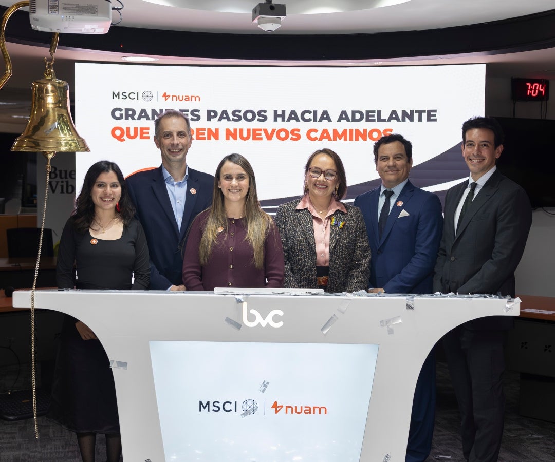 Camila Otálora, product owner senior de Índices de Nuam; Andrés Restrepo, gte. corporativo de mercados de Nuam; Stefany Gámez, subgerente de Índices de Nuam; Mónica Higuera, dir. de la unidad de regulación financiera; Miguel Ángel Zapatero, gte. corporativo de clientes y negocios de Nuam; y Javier Ponce, vpte. responsable de relaciones con bolsas latinoamericanas de Msci.