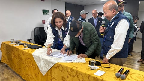 Firma fin del Paro Arrocero