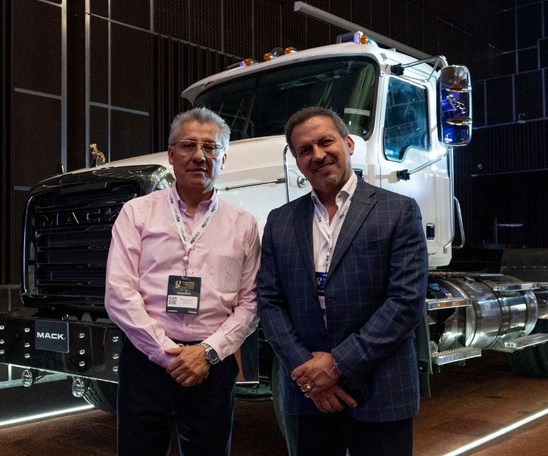 Arnulfo Cuervo, presidente de Fedetranscarga y Javier Fernández Leal, General en retiro.