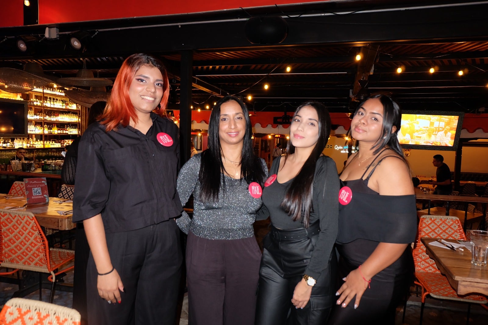 Nohemí González, promotora de ventas de Pixie Antioquia; Victoria Pérez, ejecutiva de cuenta de Pixie Antioquia; Melisa Montoya, promotora de Pixie Antioquia; y Julieta Ávila, promotora de ventas de Pixie Antioquia.