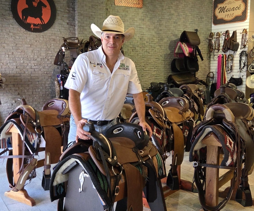 Felipe González Sanín, CEO de Mesacé, dijo que las sillas de cabalgata cuestan entre $1,5 y $3 millones y de vaquería llegan a $1 millón.