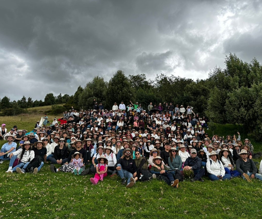 El voluntariado contó con más de 350 asistentes que plantaron 500 árboles