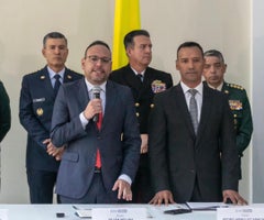 Julián Molina, ministro de las TIC; y Pedro Sánchez, ministro de Defensa