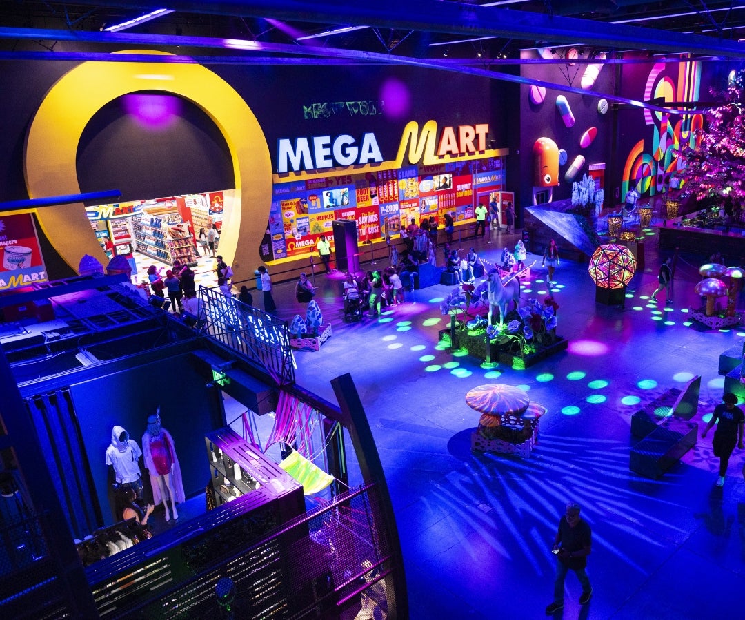 Horror Unleashed incluye un recorrido por un maizal azotado por el viento y lleno de cuerpos en descomposición