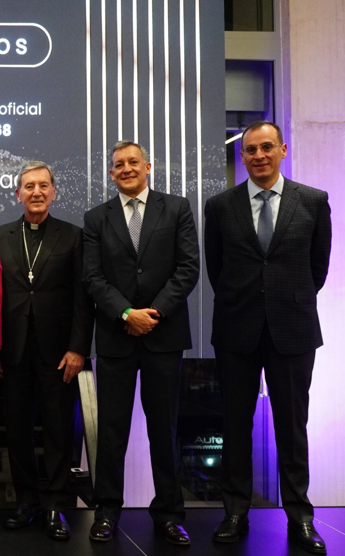 El cardenal Rubén Salazar Gómez; Andrés Vaccaro, director financiero de Compensar; y Óscar Ruiz, director de la unidad de bienestar y desarrollo de Compensar.