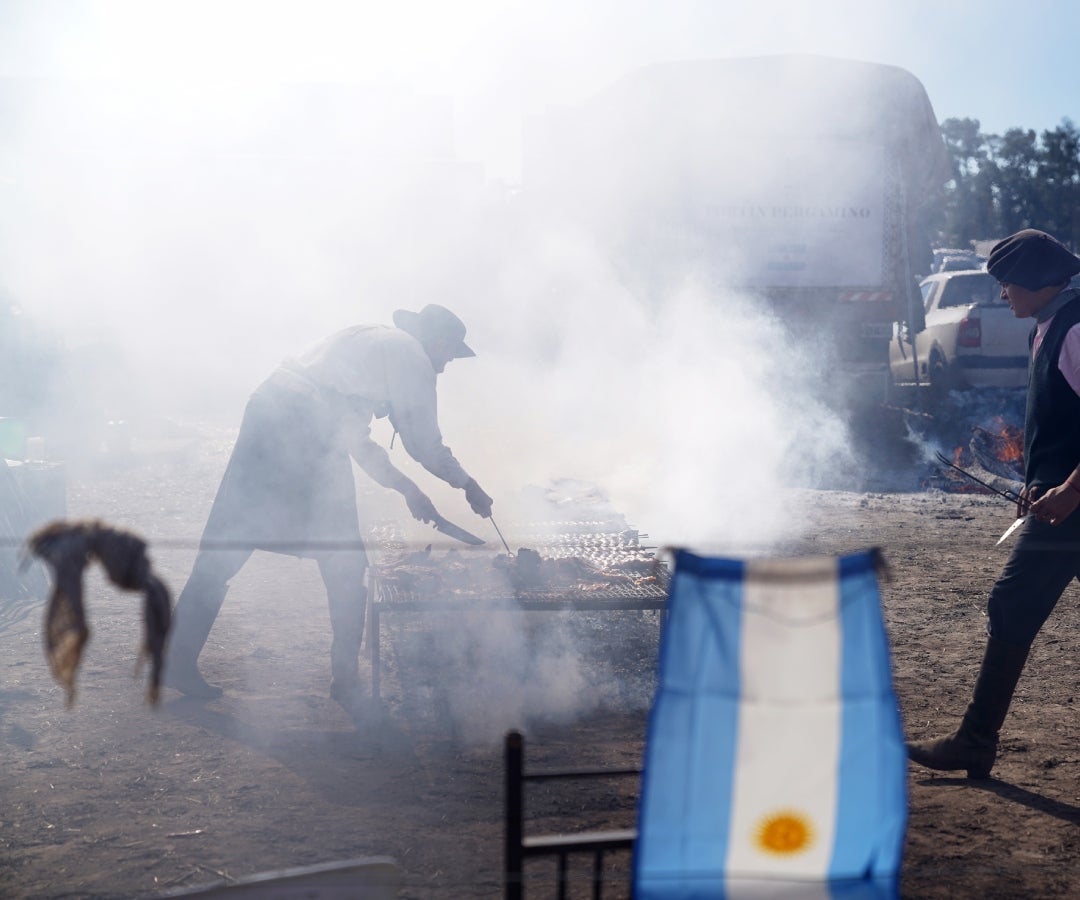 Javier Milei abre la puerta a la carne importada mientras suben los precios internos