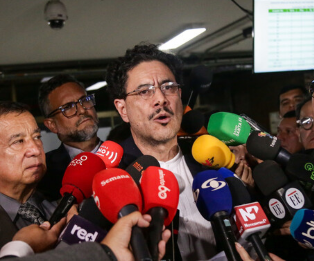 Iván Cepeda anunció que tomará acciones legales contra Tomás y Jerónimo Uribe